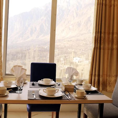 Hilltop Hotel, Hunza Karimabad  Экстерьер фото