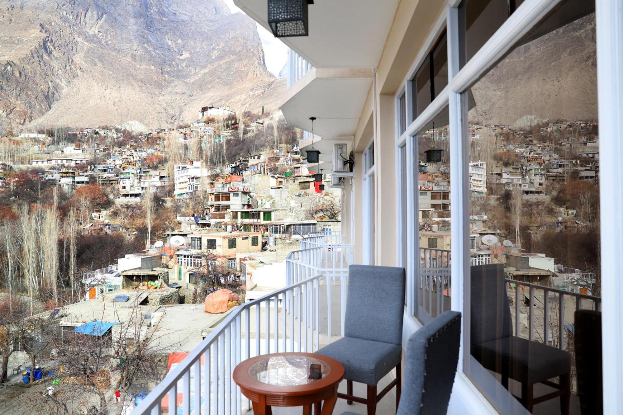 Hilltop Hotel, Hunza Karimabad  Экстерьер фото